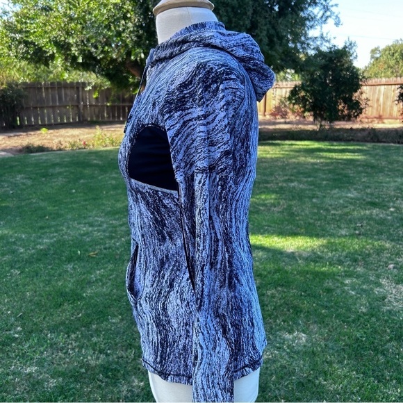 LULULEMON Runbeam Hoodie Heat Wave Print | Size 6 - Picture 8 of 16